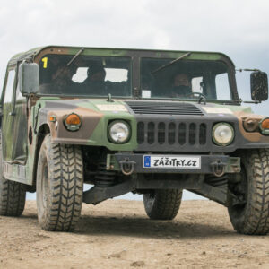 Projížďka v terénním vojenském HUMVEE