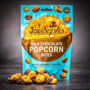 Luxusní karamelový popcorn Joe & Seph's obalený v mléčné čokoládě 63 g