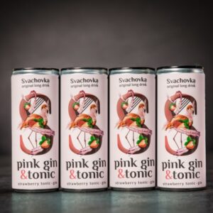 Míchaný nápoj Svachovka Pink Gin Tonic 250 ml 4ks