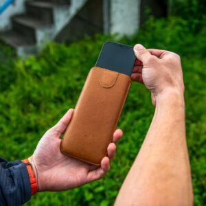 Univerzální pouzdro na mobil z pravé kůže