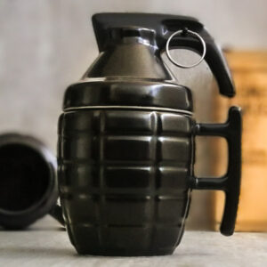 Granátový hrnek s víčkem černý 280 ml
