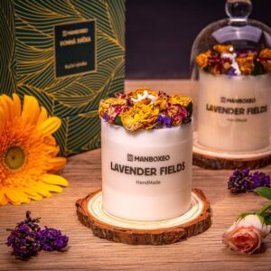 Ručně zdobená dekorativní svíčka s elegantním skleněným poklopem a intenzivní vůní - Lavender 220 g