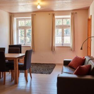 Čtyřpatrový hotel u lanovky na Sněžku