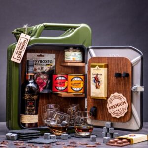 Manboxeo bar Khaki s Bourbonem