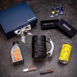 Giftboxeo dárkový box (royal blue) - Pro milovníka aut