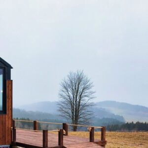 Glamping na dvě noci - tiny house u Lipna s vinotékou