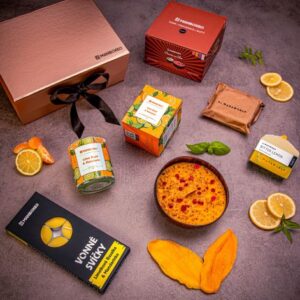Giftboxeo dárkový box (rose gold) - Plné tropických vůní