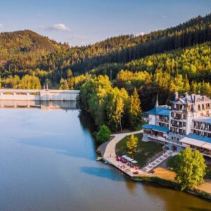 Luxusní wellness pobyt s polopenzí v 5* hotelu u přehrady