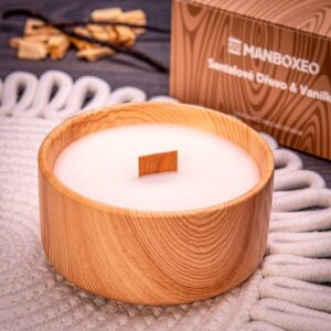 Svíčka v designu dřeva s dřevěnými praskajícími knoty a intenzivní vůní - Santal & Vanilla 220 g