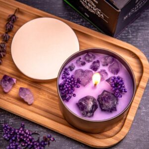 Unikátně zdobená svíčka v plechové dóze s intenzivní vůní - Lavender 200 g
