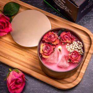 Unikátně zdobená svíčka v plechové dóze s intenzivní vůní - Rose 200 g