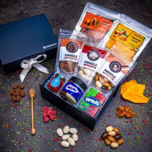 Giftboxeo dárkový box (royal blue) - Plné sladkostí