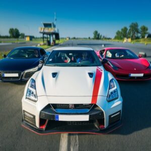 Jízda v supersportech na polygonu v Hradci Králové