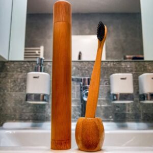 Bambusový set na zubní hygienu - černý kartáček