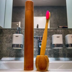 Bambusový set na zubní hygienu - růžový kartáček