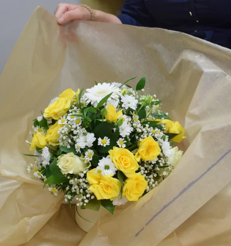 Floristkou na zkoušku - kurz práce s květinami - Obrázek 2