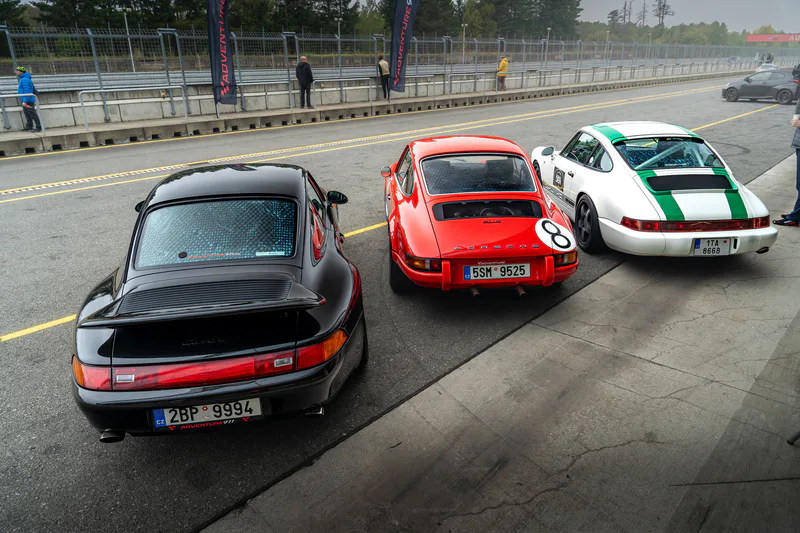 Jízda na okruhu v 6 generacích Porsche 911 - Obrázek 3