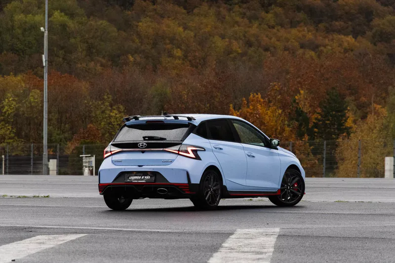 Jízda v Hyundai na okruhu - Obrázek 2