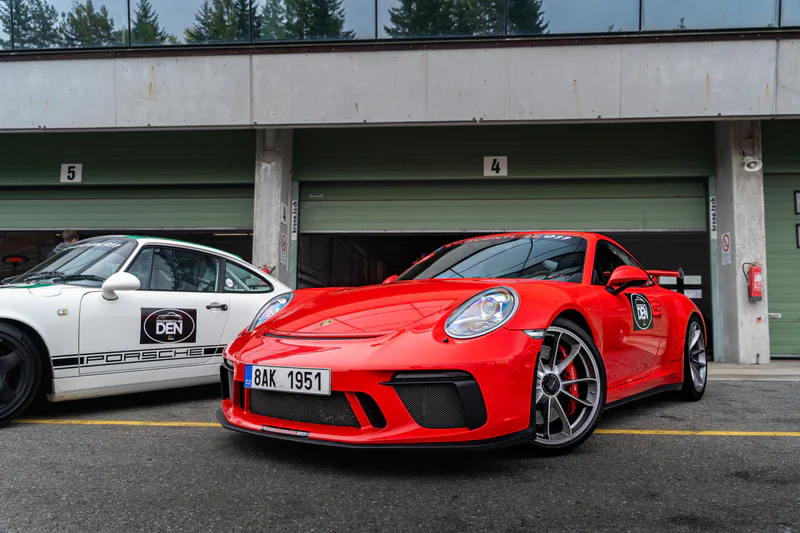 Jízda v Porsche 911 Carrera GT3 na okruhu - Obrázek 3