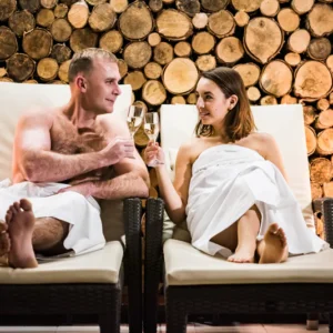 Partnerský relaxační rituál se vstupem do saunového světa