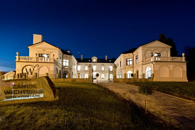 Privátní pivní wellness na zámku Wichterle s večeří pro dva - Obrázek 2