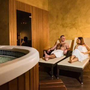 Privátní sauna s vířivkou