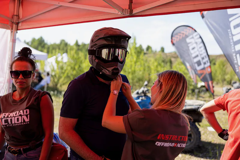 Rodinná jízda v buggy Can-am Maverick - Obrázek 3
