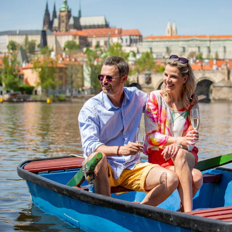 Romantický pobyt v Tančícím domě a piknik na Vltavě - Obrázek 2