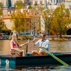 Romantický pobyt v Tančícím domě a piknik na Vltavě