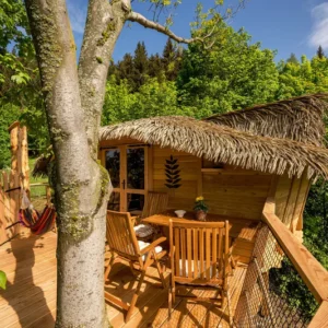 Romantický pobyt v Treehousu