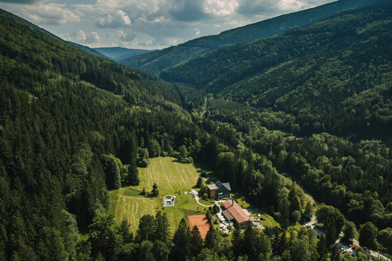 Romantika s privátním wellness a 4chodovou degustační večeří v Beskydech - Obrázek 2