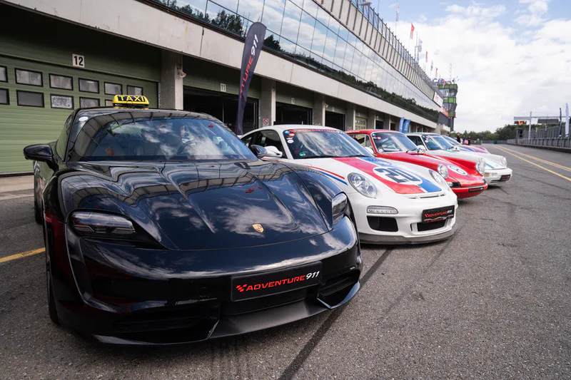 Spolujízda v Porsche Taycan na okruhu - Obrázek 2